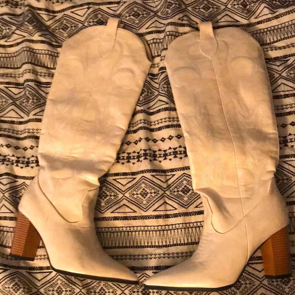 Heeled cowgirl boots